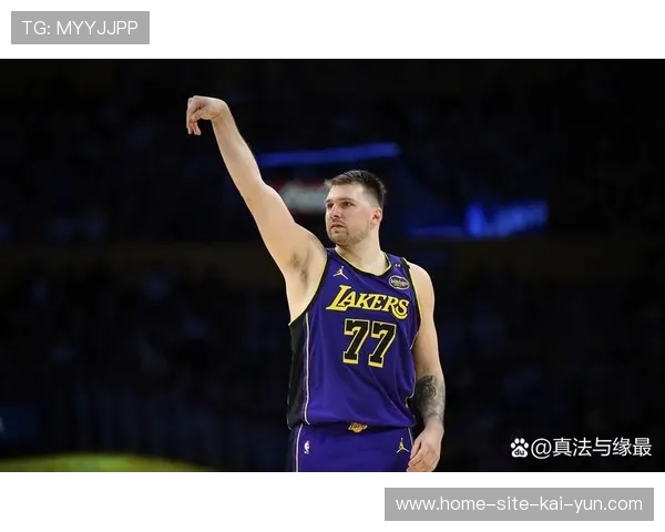 东契奇以场均33.6分领跑积分榜 湖人进攻核心表现抢眼 东契奇以场均33.6分领跑积分榜 湖人进攻核心表现抢眼